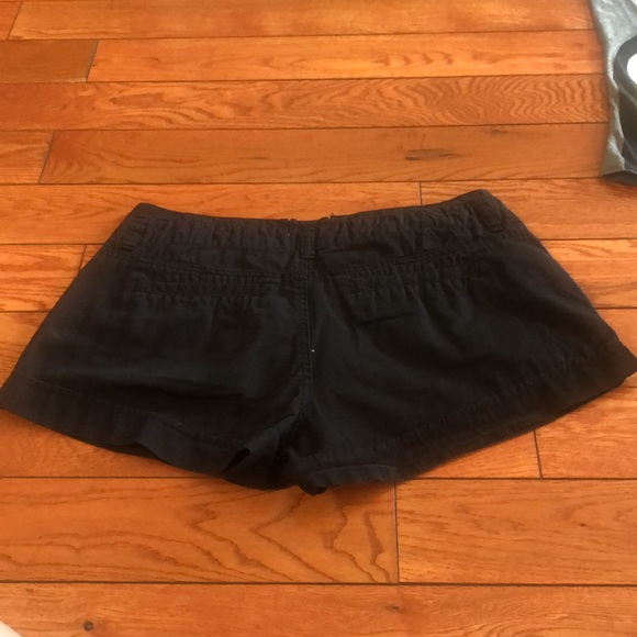🩳Black Shorts - Picture 2 of 2